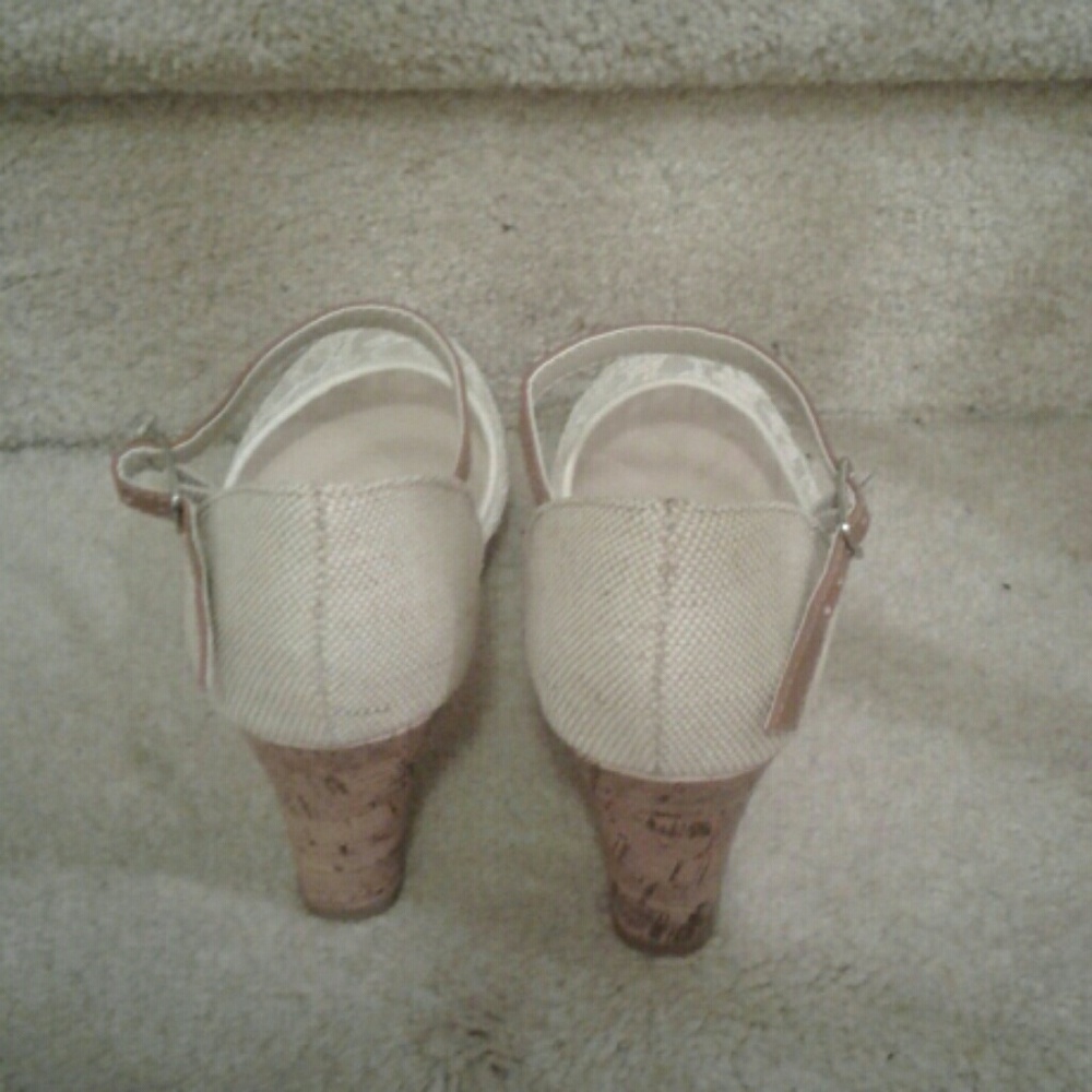 Shoes - Picture 2 of 4